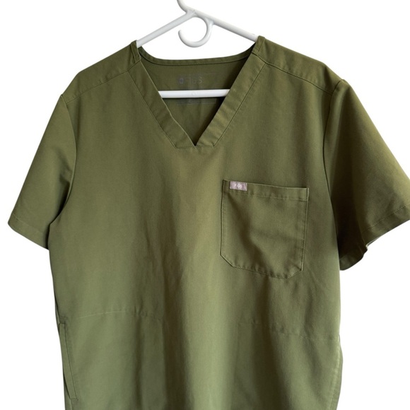 Figs Chisec Three-Pocket Scrub Top, Olive Green, Size L - Picture 3 of 7